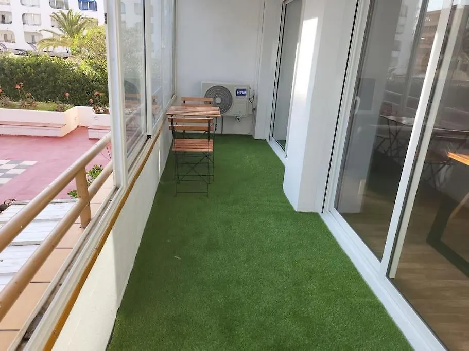 Superbe Apartement En Residence Avec Piscine Roses 0*,