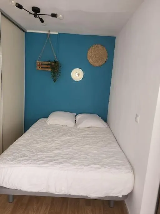 Superbe Apartement En Residence Avec Piscine Roses 0*,